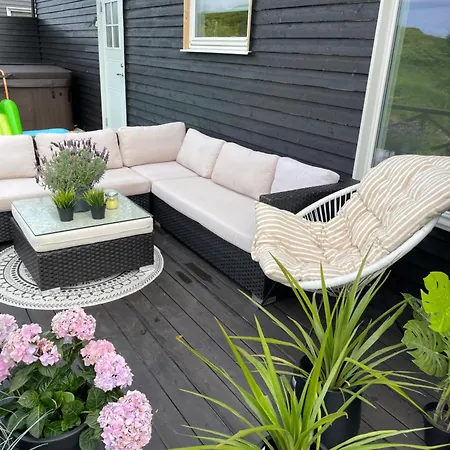 Hus Med Jacuzzi Villa